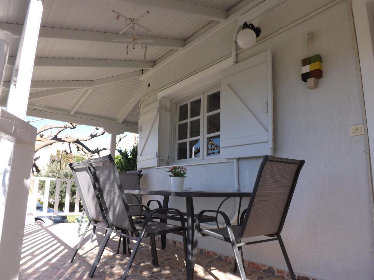 A&V'S Home Agioi Apostoloi  Luaran gambar
